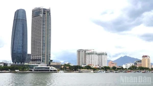 岘港市今年前几个月的经济图景显示出恢复的积极信号。（廷僧 摄） 