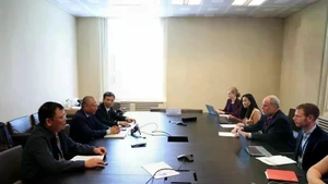 越南出席食品安全与动植物检疫安全委员会会议。（图片来源：越通社）