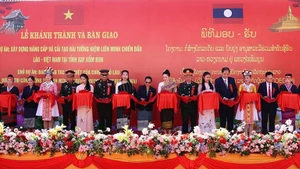 老越战斗联盟纪念碑建设升级改造项目落成暨移交仪式。