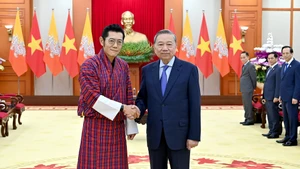 越共中央总书记苏林会见不丹国王吉格梅·凯萨尔·纳姆耶尔·旺楚克。