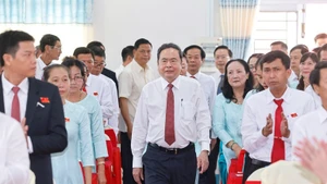 国会主席陈青敏出席芹苴市盛春乡2025—2030年任期党代表大会。（图片来源：越通社）