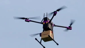 在胡志明市高科技园区开展无人机（UAV）配送试验。