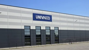 成立于1990年的UNIVACCO专注于真空镀金属薄膜及表面涂层技术。