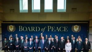 苏林总书记及各代表团团长出席加沙和平委员会开幕会议。