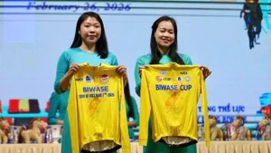 两项赛事中最显赫的两件领骑衫。