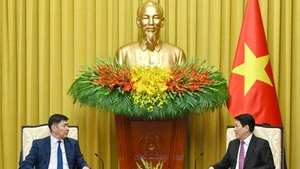 越南国家主席梁强会见蒙古国最高法院院长甘佐里格·丹丁。