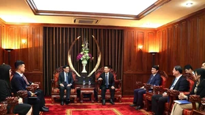 双方会见场面。（图片来源：越通社）