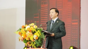 陈红河副总理在2026年河内国际建材展览会开幕式上致辞。（图片来源：建设报）