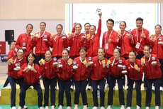 越南女子手球队在第33届东南亚运动会中获得金牌。（图片来源：政府网）