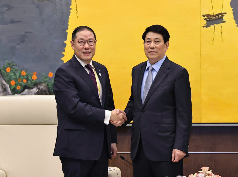 越南国家主席梁强会见APEC工商咨询理事会代表。