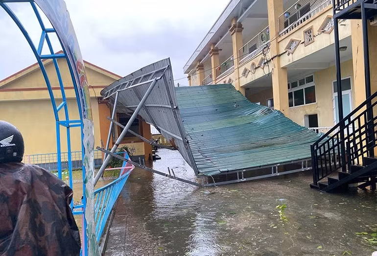 富泽乡的学校受到第10号风暴的严重影响。