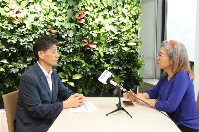 越通社驻首尔记者就此议题采访了韩越经济文化交流协会会长权成泽。（图片来源：越通社）