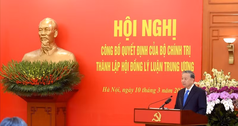 越共中央总书记苏林在会议上发表讲话。