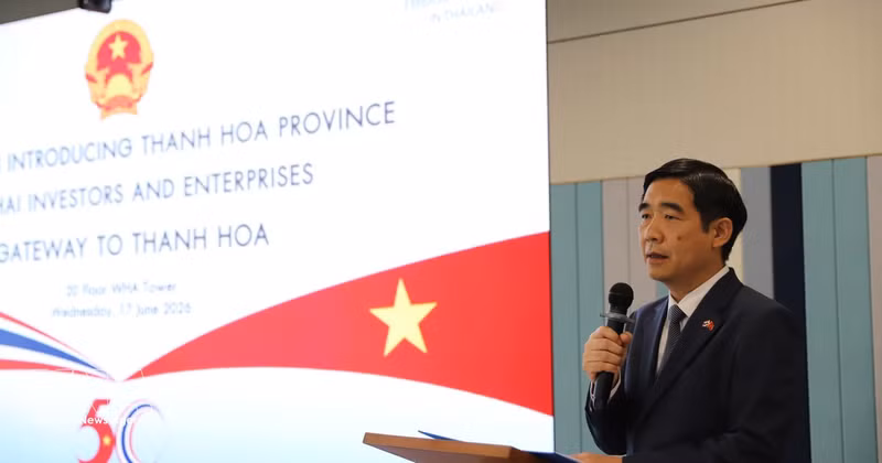 越南驻泰国大使范越雄发表讲话。（图片来源：越通社）