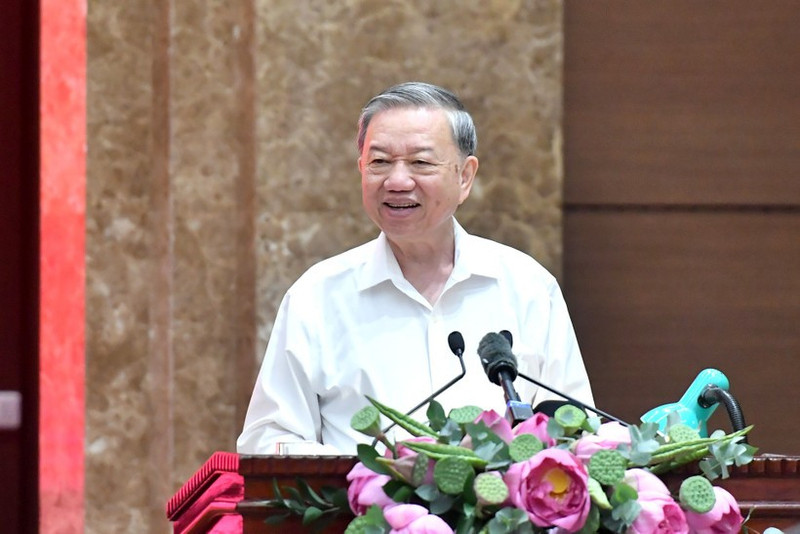 越共中央总书记苏林在会上发表讲话。