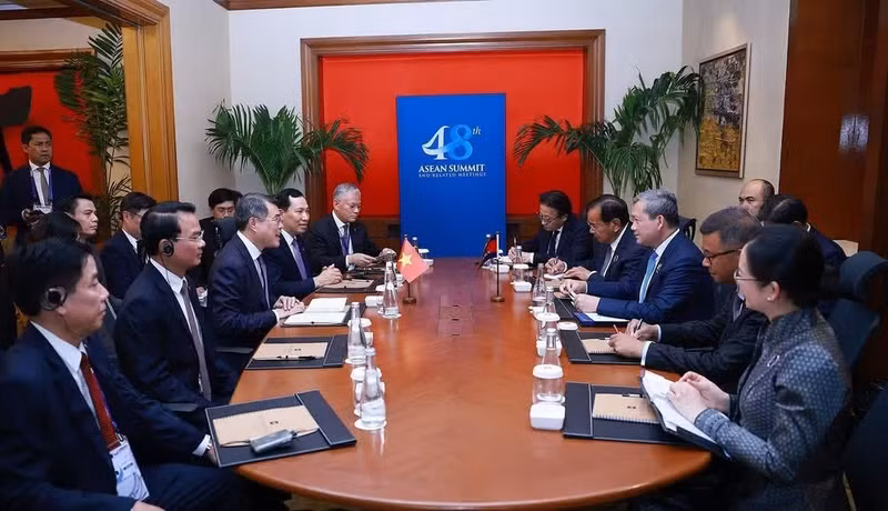 越南总理黎明兴会见柬埔寨首相洪玛奈。