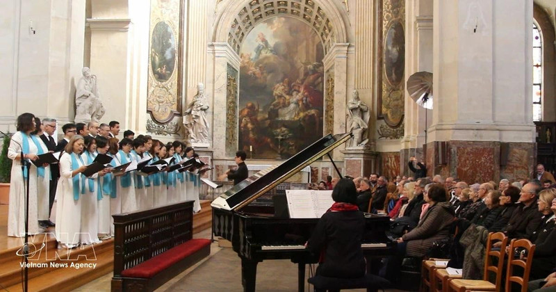 越南音乐在第28届法国巴黎国际合唱节上大放异彩。（图片来源：越通社）