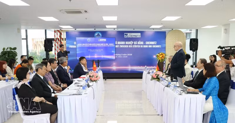 岘港市与德国开姆尼茨市深化高科技领域合作