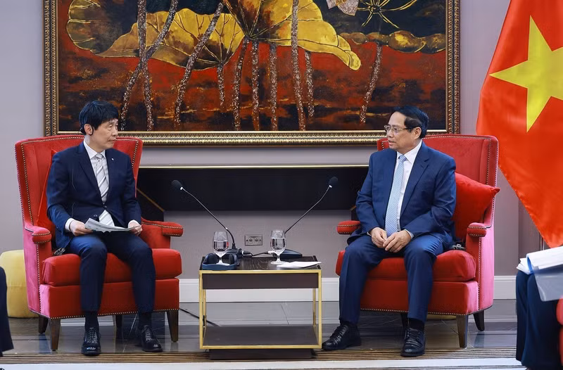 范明正总理会见日本群马县知事山本一太。（图片来源：越通社）