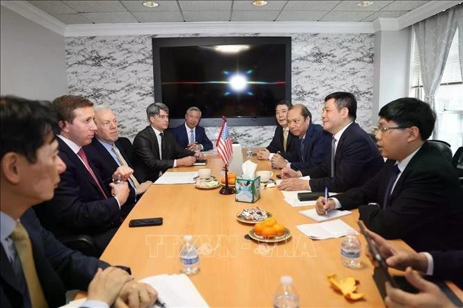 越南工贸部长阮鸿延会见华平投资集团董事长兼美国-东盟商务理事会（USABC）主席杰弗里·珀尔曼。（图片来源：越通社）