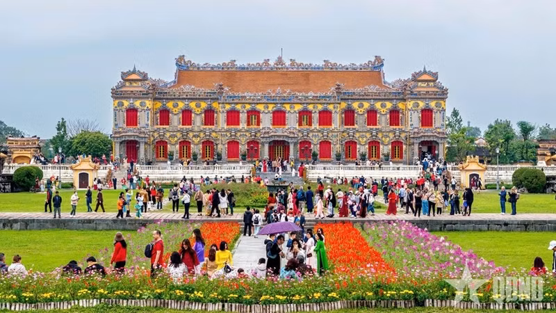 2026年第一季度，顺化市接待游客量和旅游收入继续保持强劲增长势头。