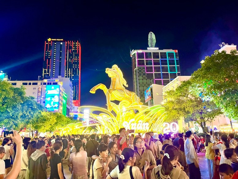 春节九天假期：全国接待游客量累计达1400万人次