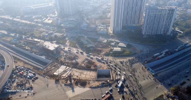 附图。