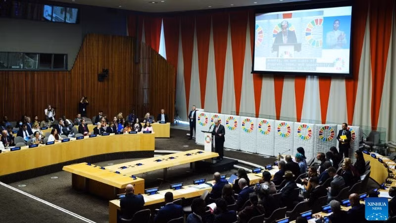 联合国秘书长安东尼奥·古特雷斯于2025年9月22日在美国纽约联合国总部举行的可持续发展目标时刻活动上发表讲话。（图片来源：新华社）