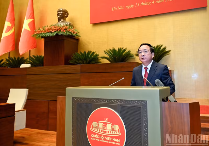 越共中央政治局委员、中央书记处书记、中央宣教与民运部部长郑文决在会上发表讲话。