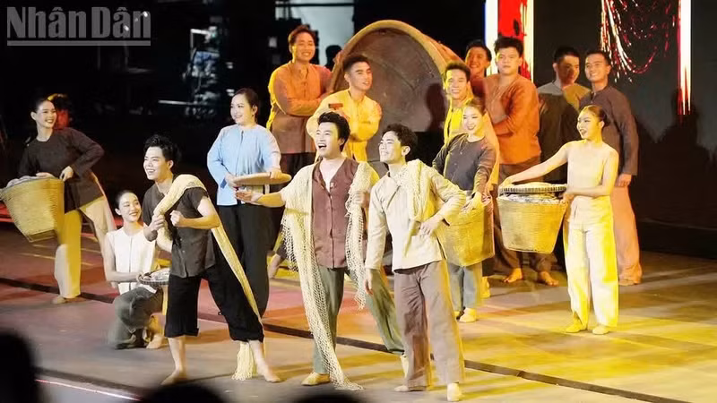 晚会上的艺术表演。