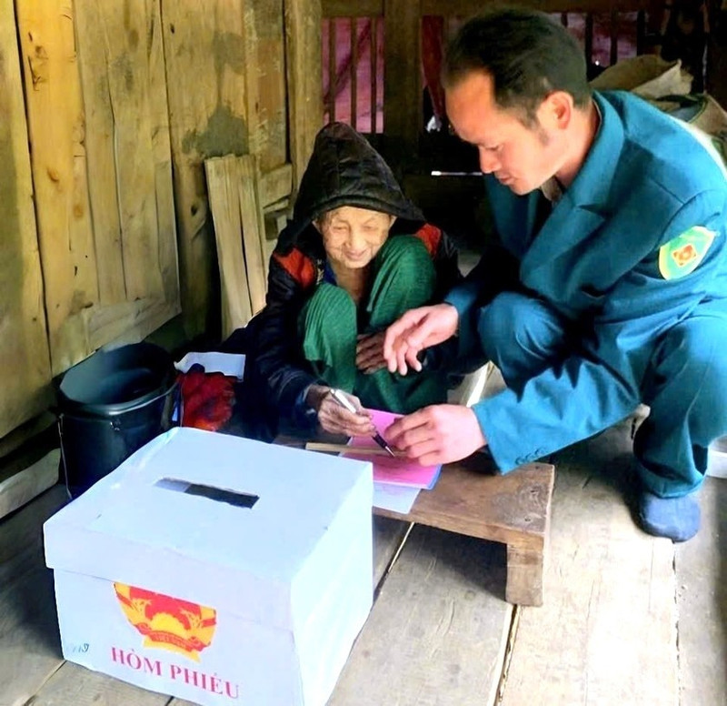本次选举中年龄最大的选民为119岁的黄氏同，为赫蒙族，居住在高平省安土乡龙廉村。