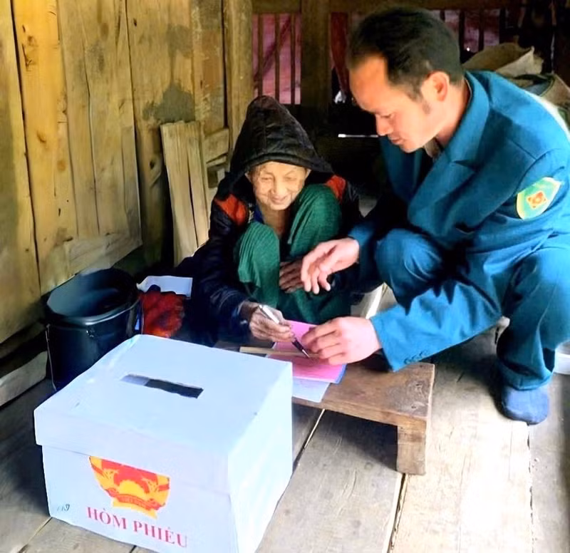 本次选举中年龄最大的选民为119岁的黄氏同，为赫蒙族，居住在高平省安土乡龙廉村。