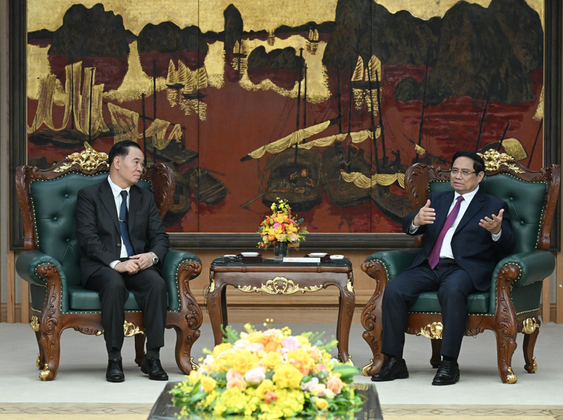 范明正总理会见老挝教育体育部长通沙立·芒诺梅。