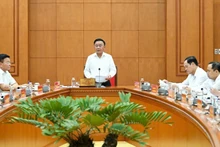 越共中央书记处常务书记陈锦秀在河内主持召开卫生部及有关机关党委的会议。（图片来源：越通社）