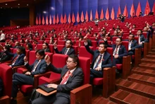 与会代表。