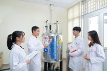 征集对越共十四大文件草案的意见：打造人才高地 为青年发展铺路搭桥【视频】