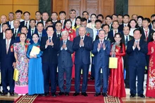 越共中央总书记苏林会见2025年越南优秀农民与农业科学家代表。