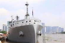 亚罗瓦号补给舰(HMNZS Aotearoa) 抵达胡志明市龙屋—庆会国际港。