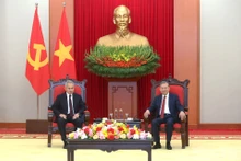 苏林总书记会见俄罗斯联邦安全会议秘书谢尔盖·绍伊古。（登科 摄）