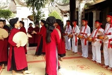 春曲的曲调多样,皆带有清新明快、充满民间气息的旋律,极易打动人心。