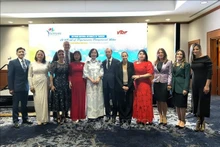 与会代表合影。