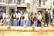以最快速度为因多轮自然灾害受损的家庭重建住房【图表新闻】