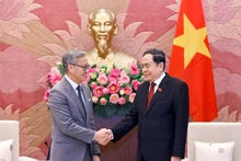 越南国会主席陈青敏与老挝外交部长通沙万·丰威汉。（图片来源：越通社）