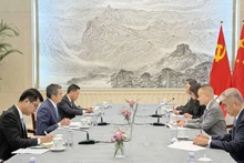 越南驻中国大使范清平会见中共中央对外联络部部长刘海星。（图片来源：越通社）