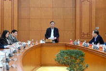 越共中央书记处常务书记陈锦秀主持召开越共十四大筹备工作会议。