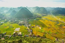 北山的夕阳余晖。