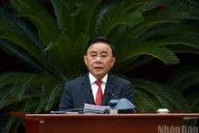 陈锦秀同志在会议上发表讲话。