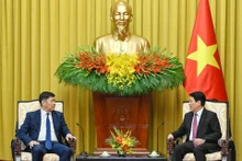 越南国家主席梁强会见蒙古国最高法院院长甘佐里格·丹丁。