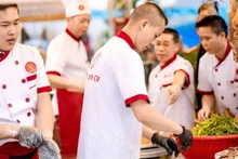 本届河粉节汇聚了近100位技艺传承人，以及来自越南北部、中部和南部的河粉协会与品牌，共同营造了规模化的行业交流平台。