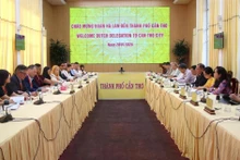 双方工作座谈场景。（图片来源：越通社）